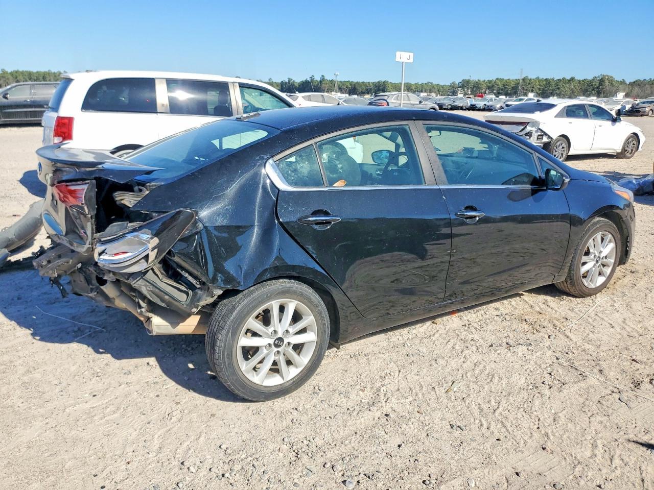 2017 Kia Forte S - Фото 3
