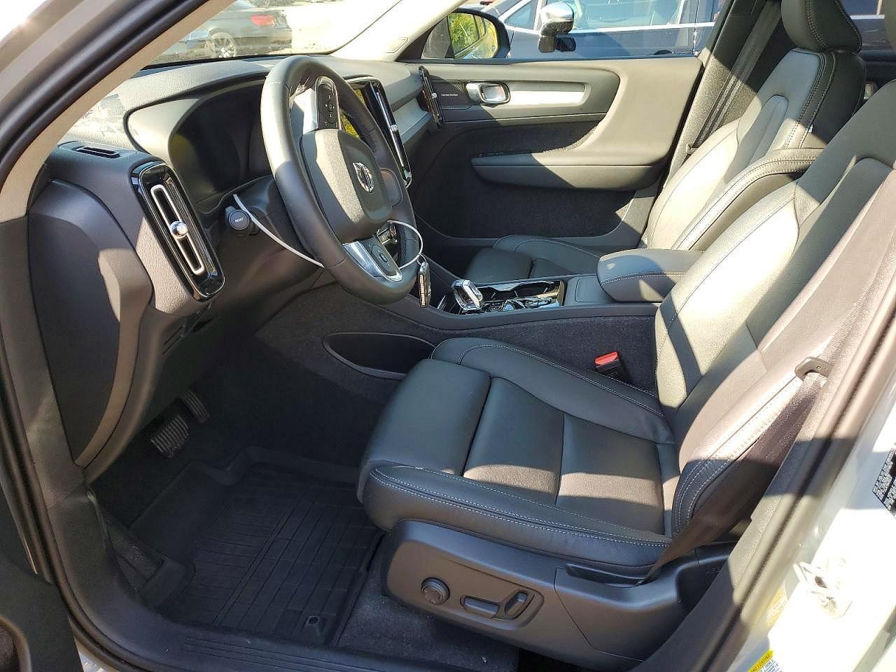 2024 Volvo Xc40 Plus - Image 7