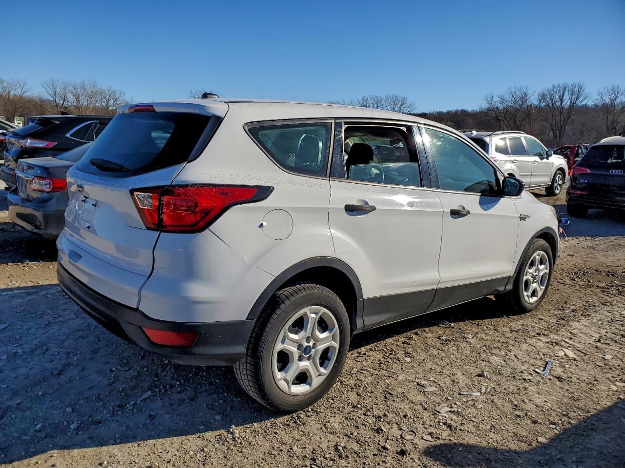 2019 Ford Escape S - Image 3