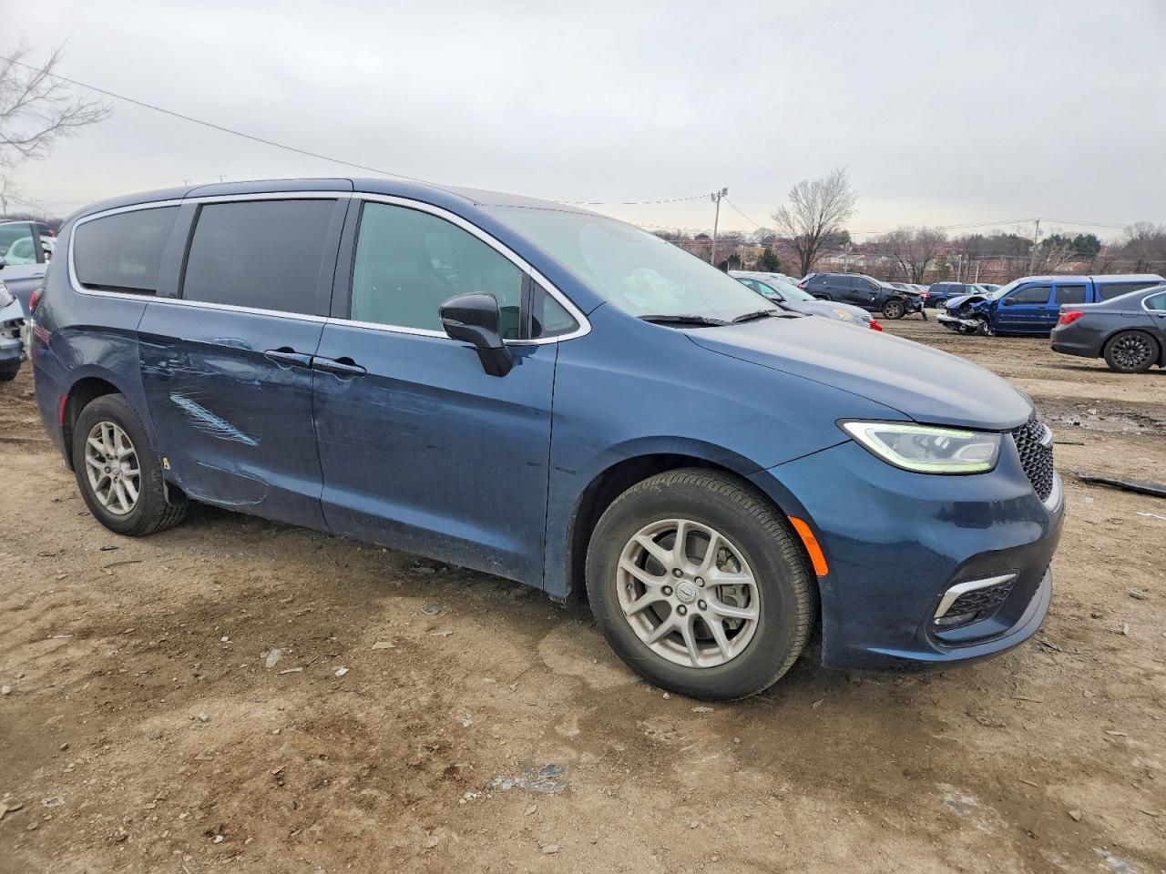 2025 Chrysler Pacifica Select - Image 4