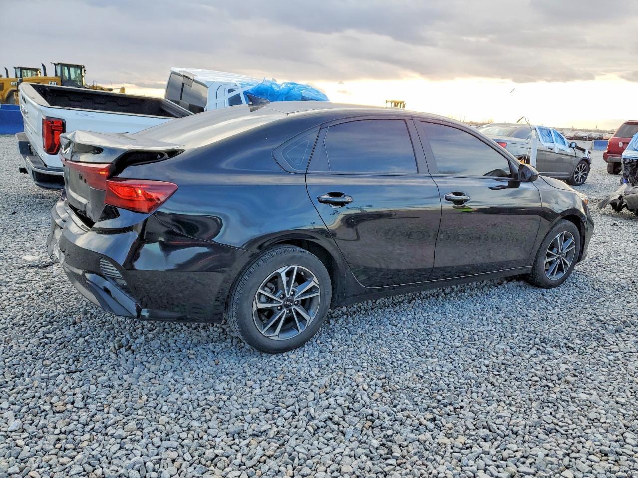 2023 Kia Forte Lx - Фото 3
