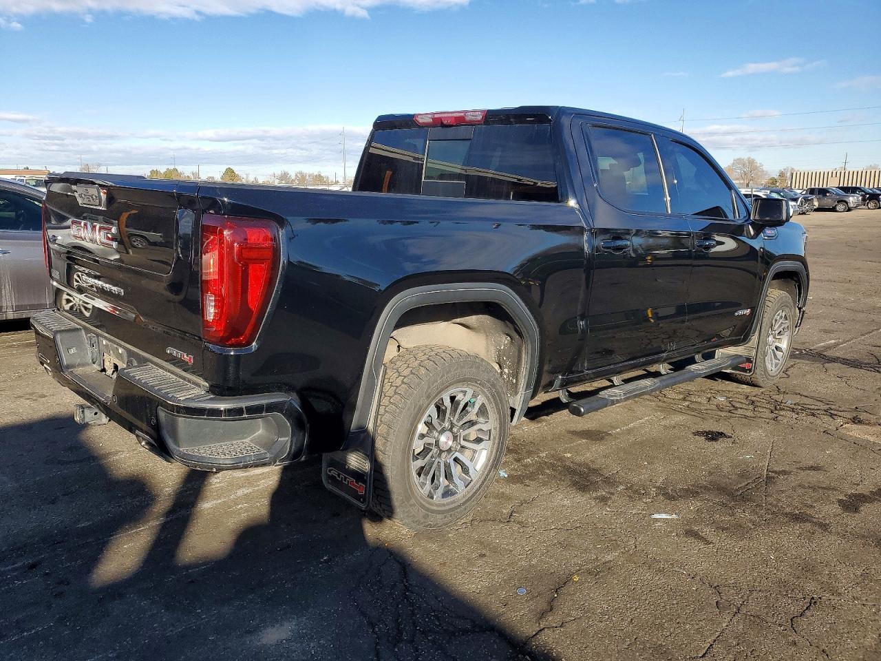 2023 GMC Sierra K1500 At4 - Фото 3