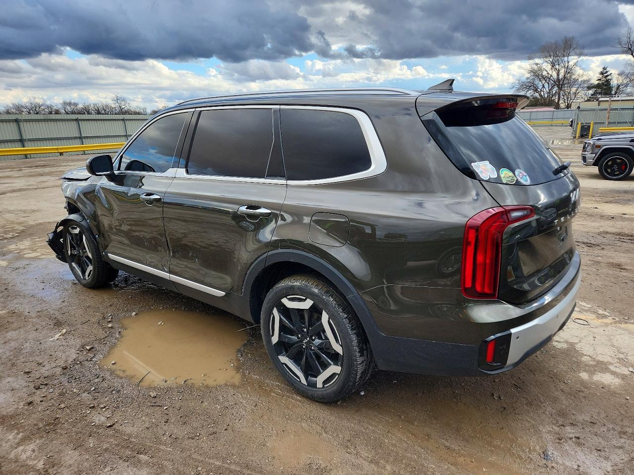 2024 Kia Telluride S - Image 2
