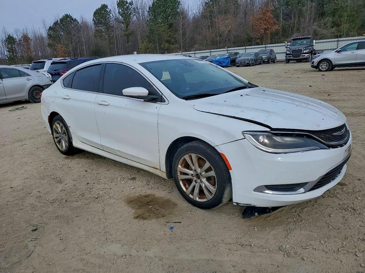 2015 Chrysler 200 Limited - Image 4