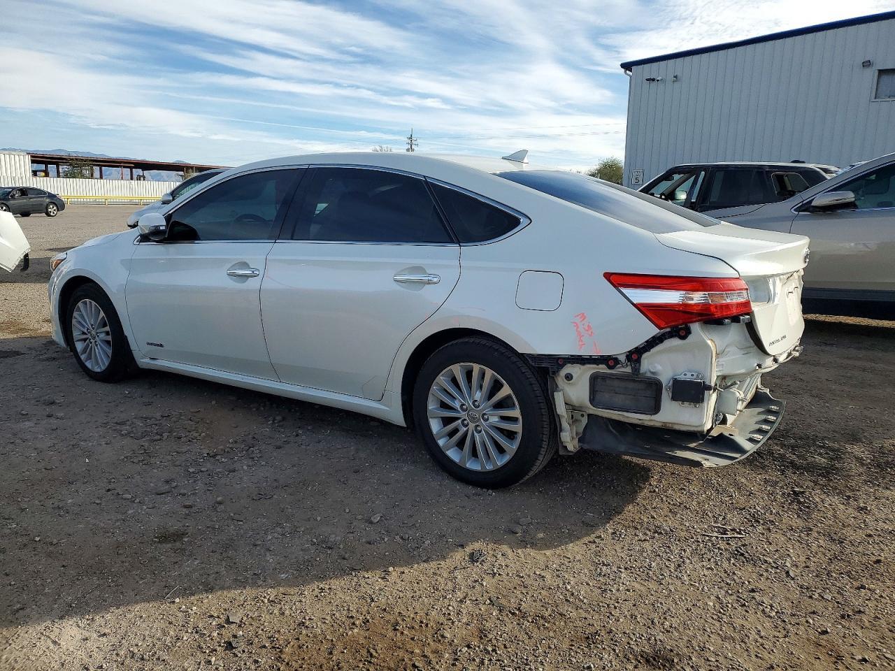 2013 Toyota Avalon Hybrid - Фото 2