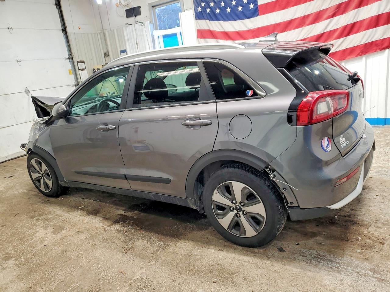 2017 Kia Niro Fe - Фото 2