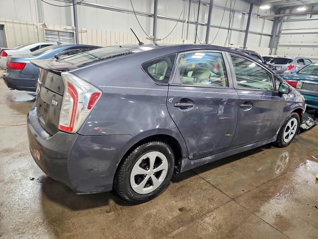 2013 Toyota Prius - Фото 3