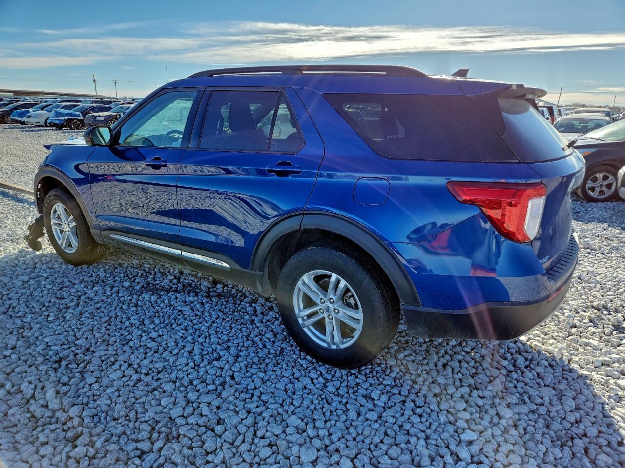 2023 Ford Explorer Xlt - Фото 2