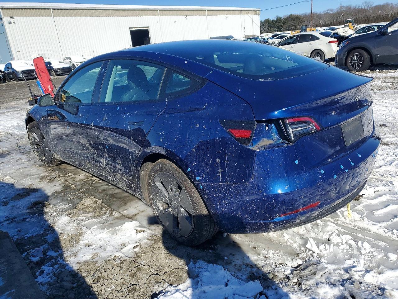 2022 Tesla Model 3 - Фото 2