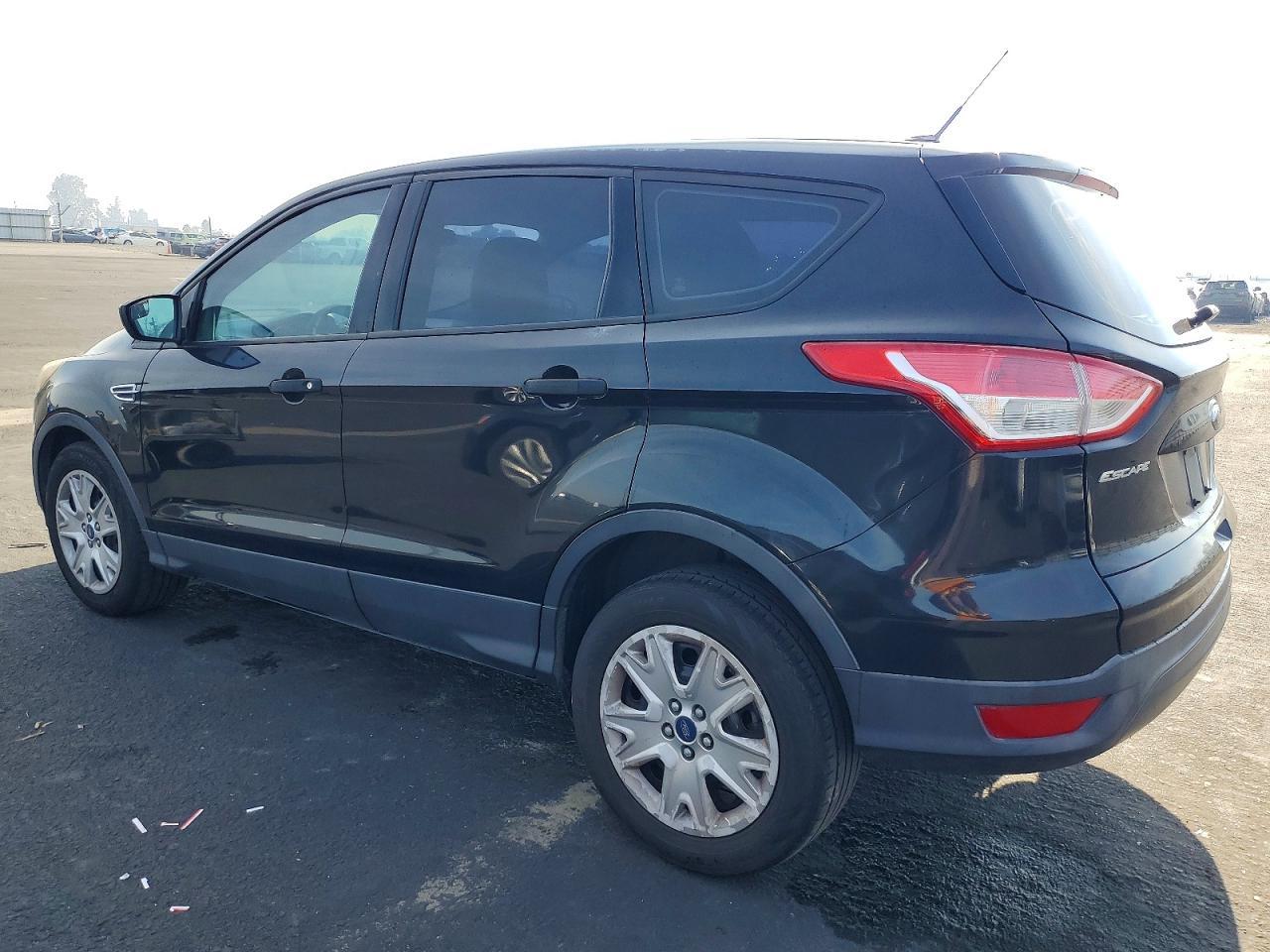 2014 Ford Escape S - Фото 2