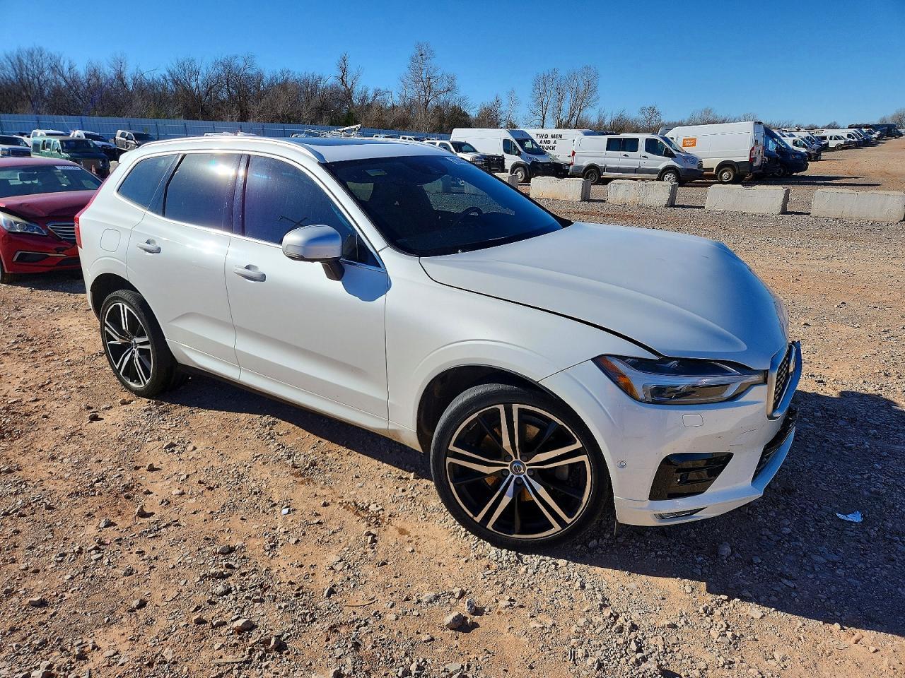 2019 Volvo Xc60 T5 R-Design - Image 4