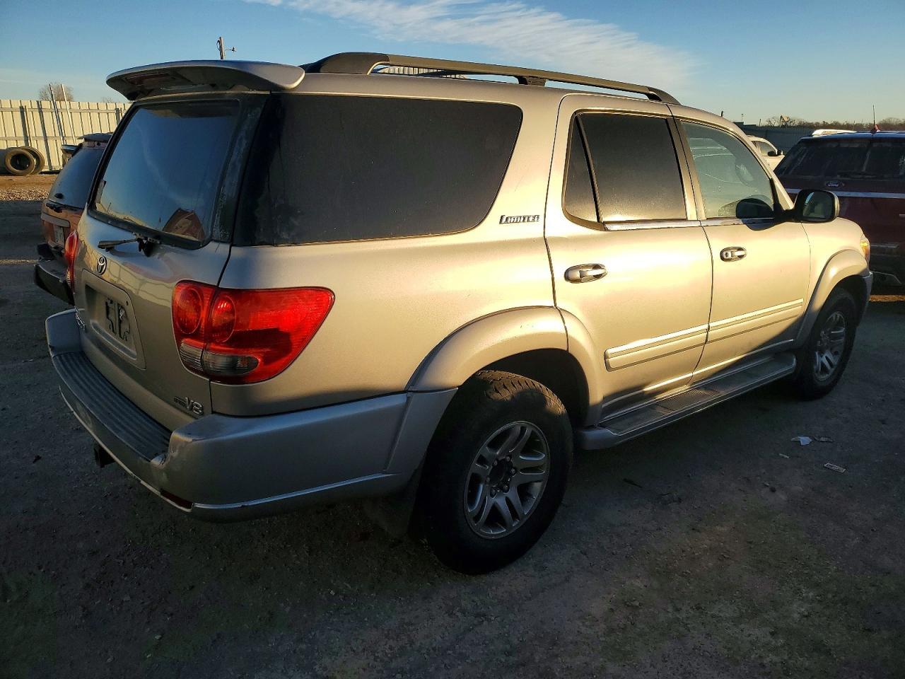 2005 Toyota Sequoia - Image 3