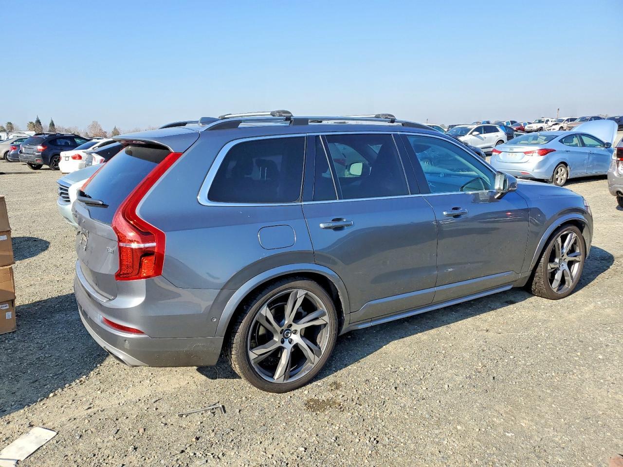 2016 Volvo Xc90 T8 - Image 3