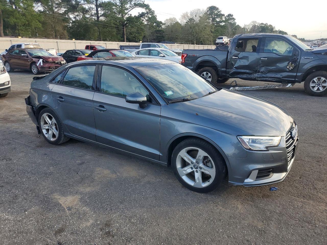 2017 Audi A3 Premium - Фото 4
