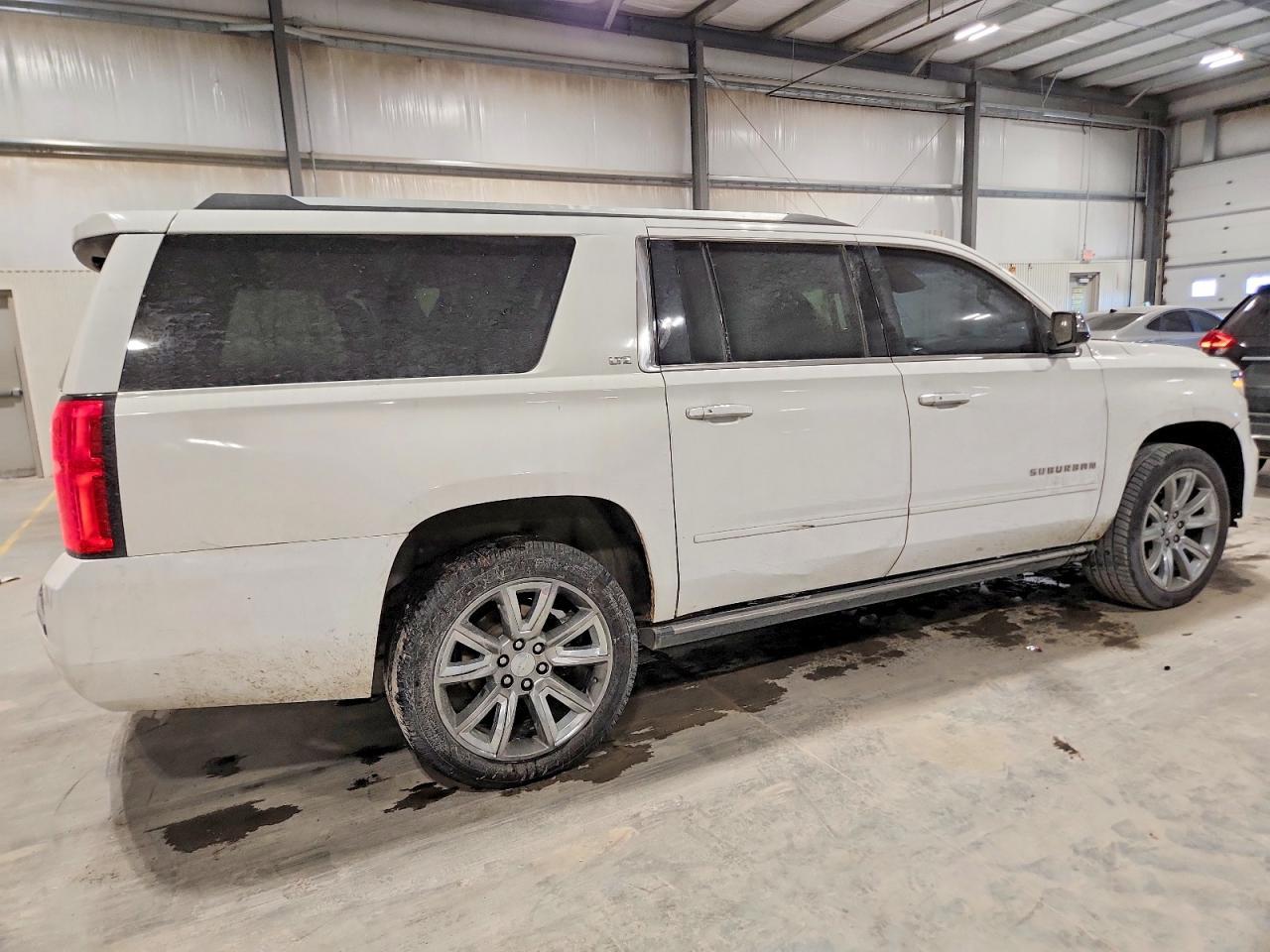 2015 Chevrolet Suburban K1500 Ltz - Image 3