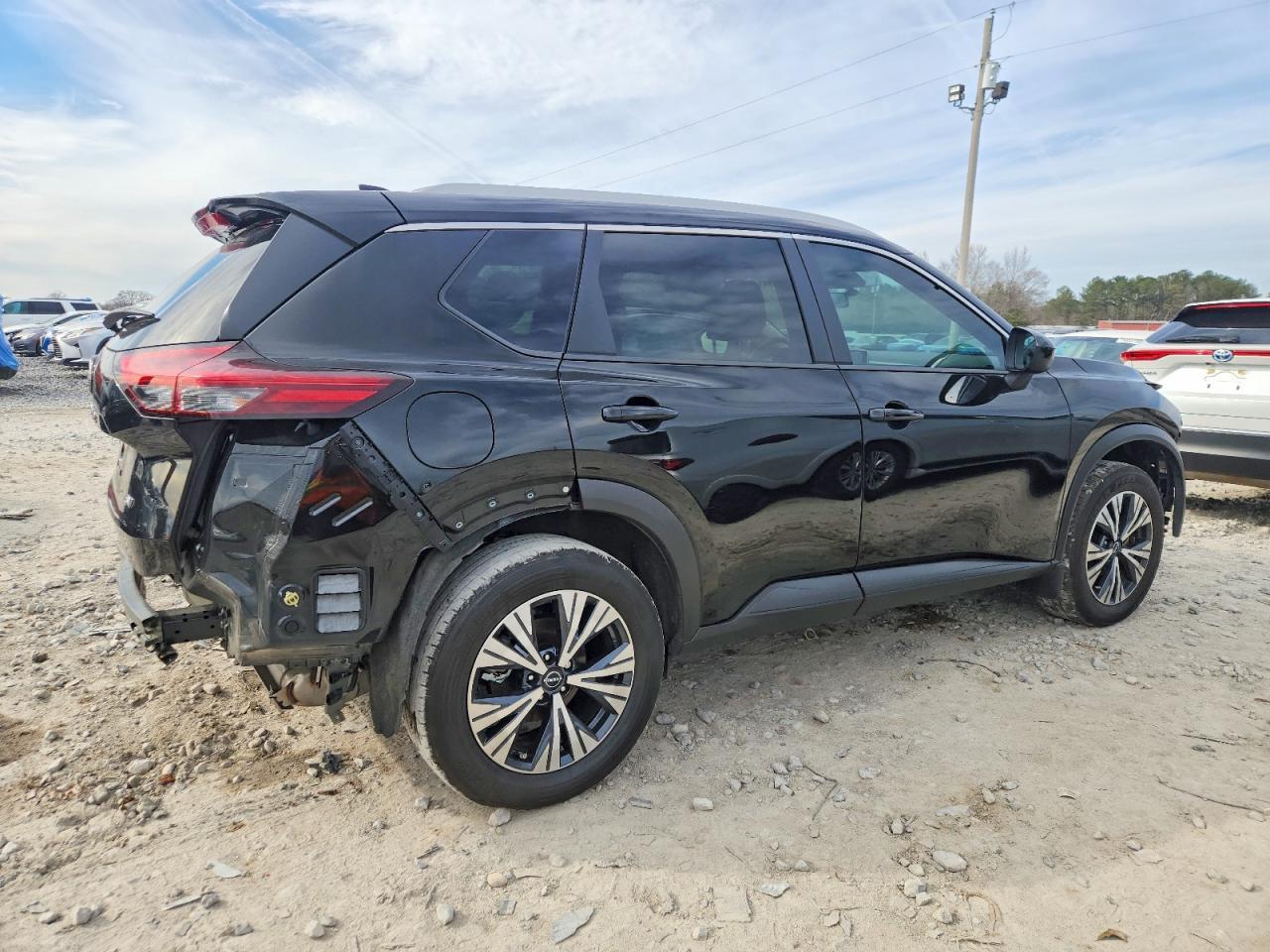 2023 Nissan Rogue Sv - Фото 3