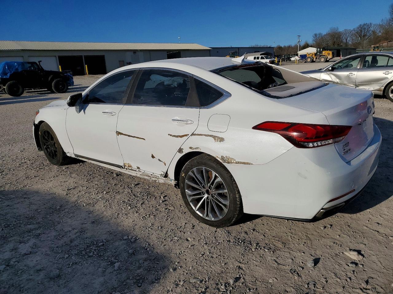 2016 Hyundai Genesis 3.8L - Фото 2