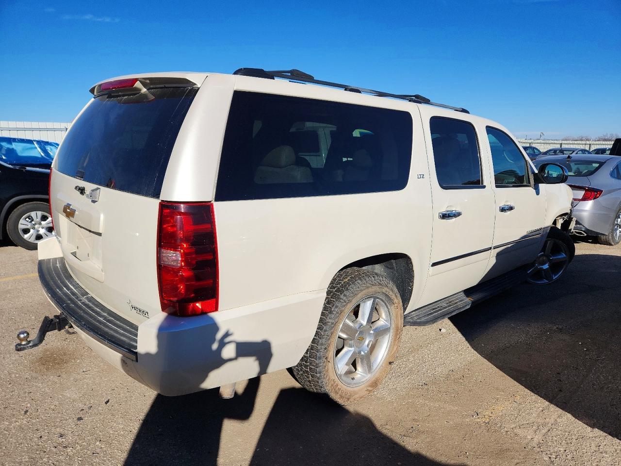 2014 Chevrolet Suburban K1500 Ltz - Image 3