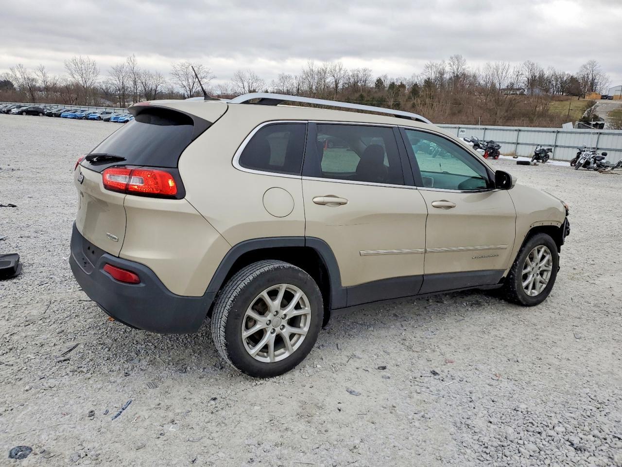2015 Jeep Cherokee Latitude - Фото 3