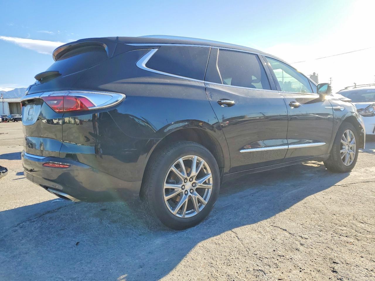 2022 Buick Enclave Premium - Фото 3