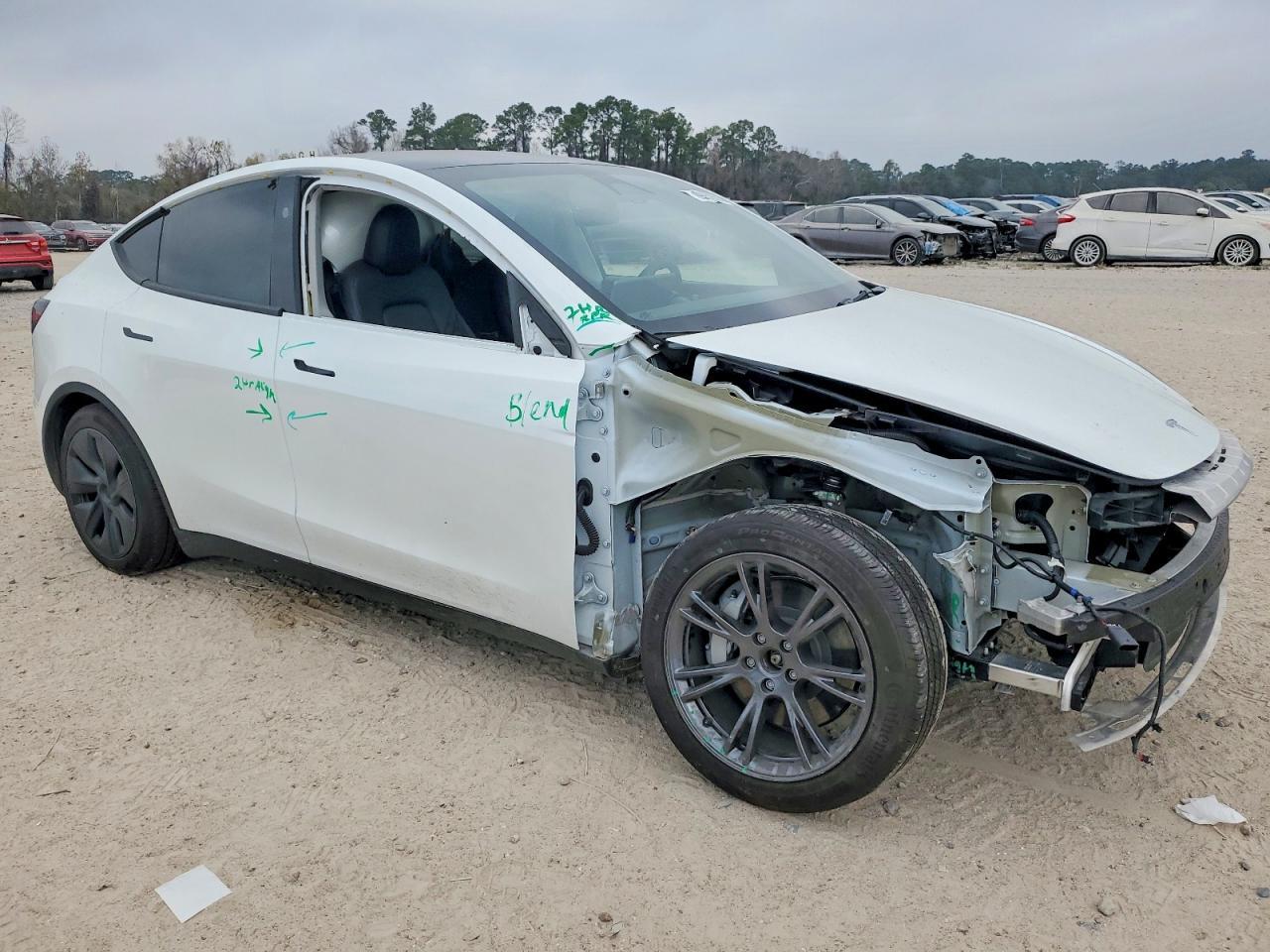 2024 Tesla Model Y - Image 4