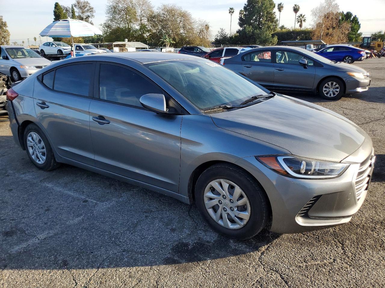 2017 Hyundai Elantra Se - Image 4