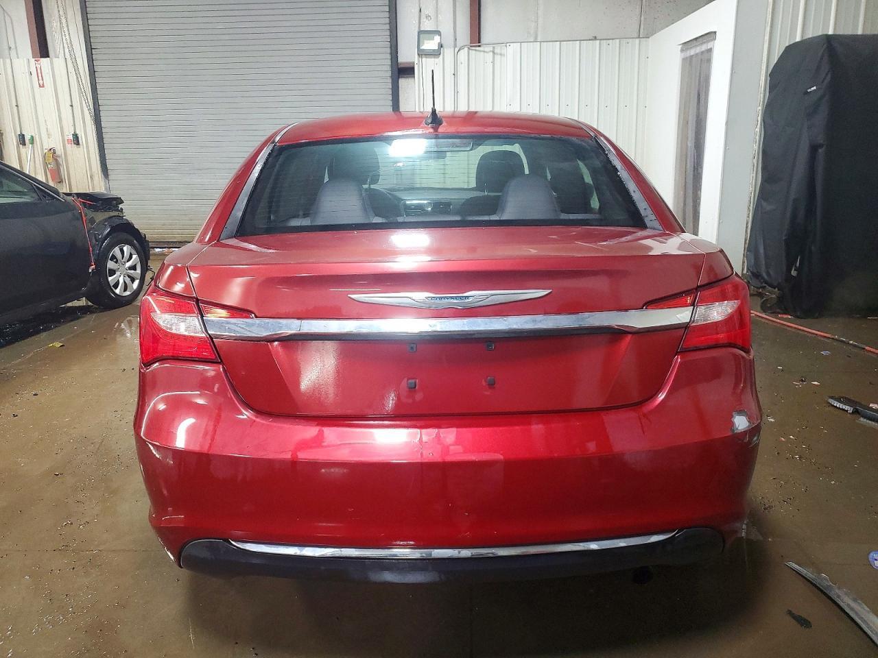 2014 Chrysler 200 Touring - Image 6