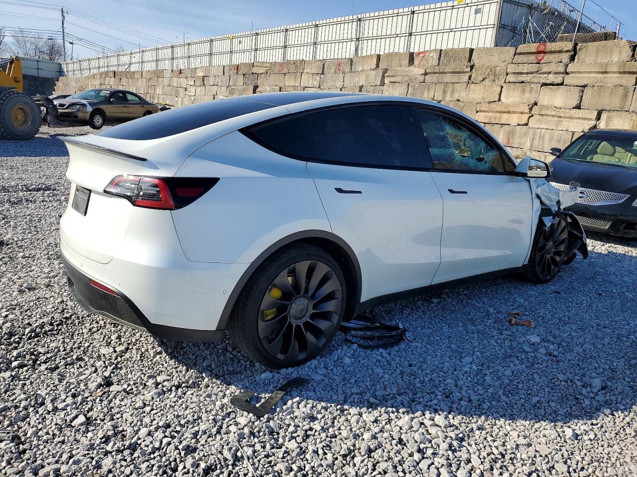2022 Tesla Model Y - Image 3