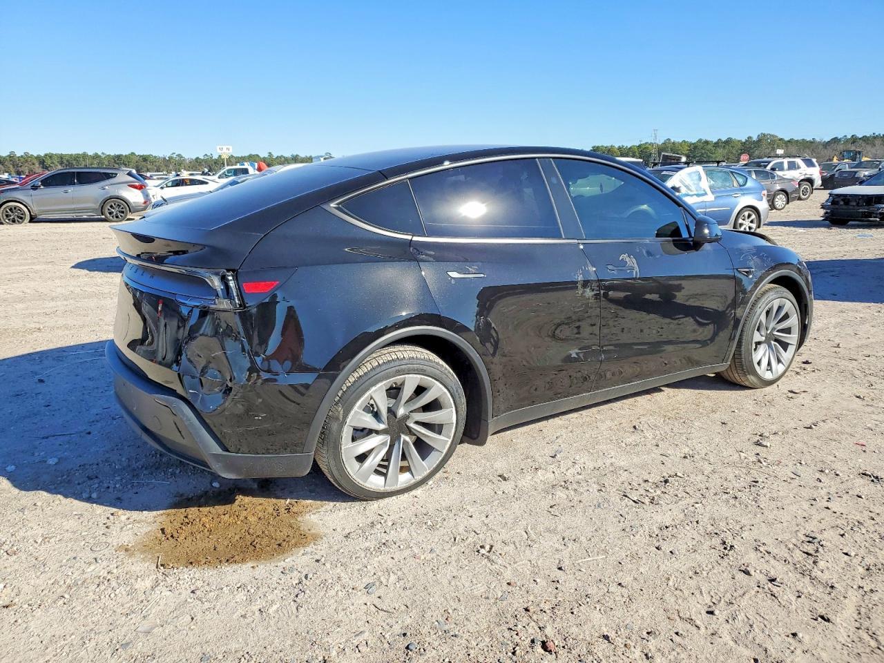 2026 Tesla Model Y - Фото 3