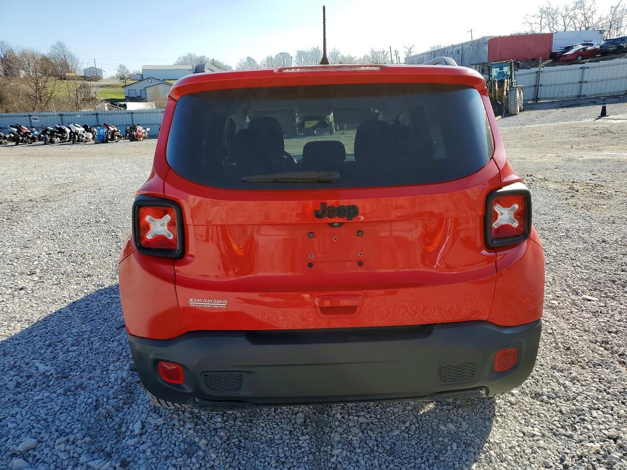 2020 Jeep Renegade Latitude - Image 6