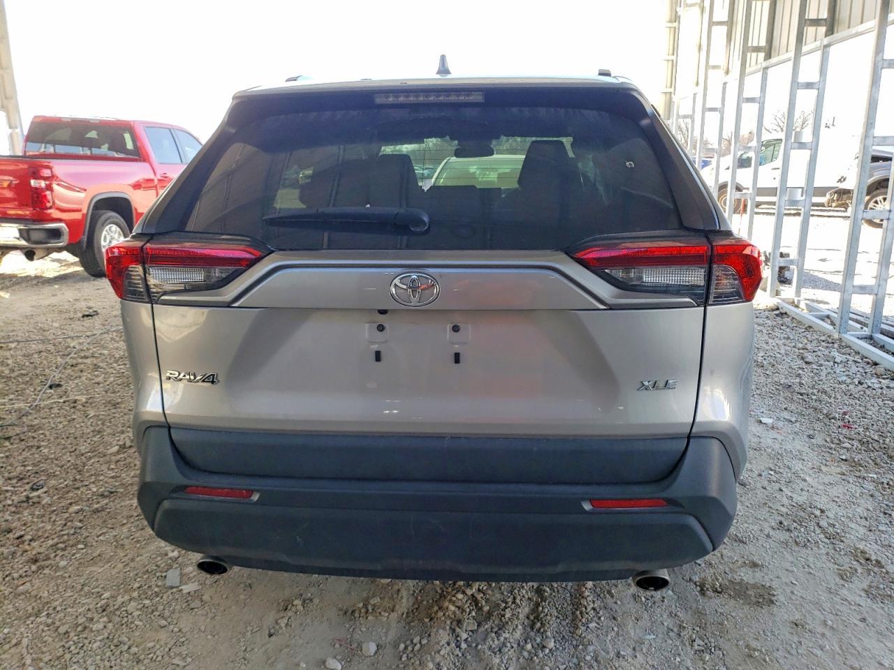 2022 Toyota Rav4 Xle - Image 6