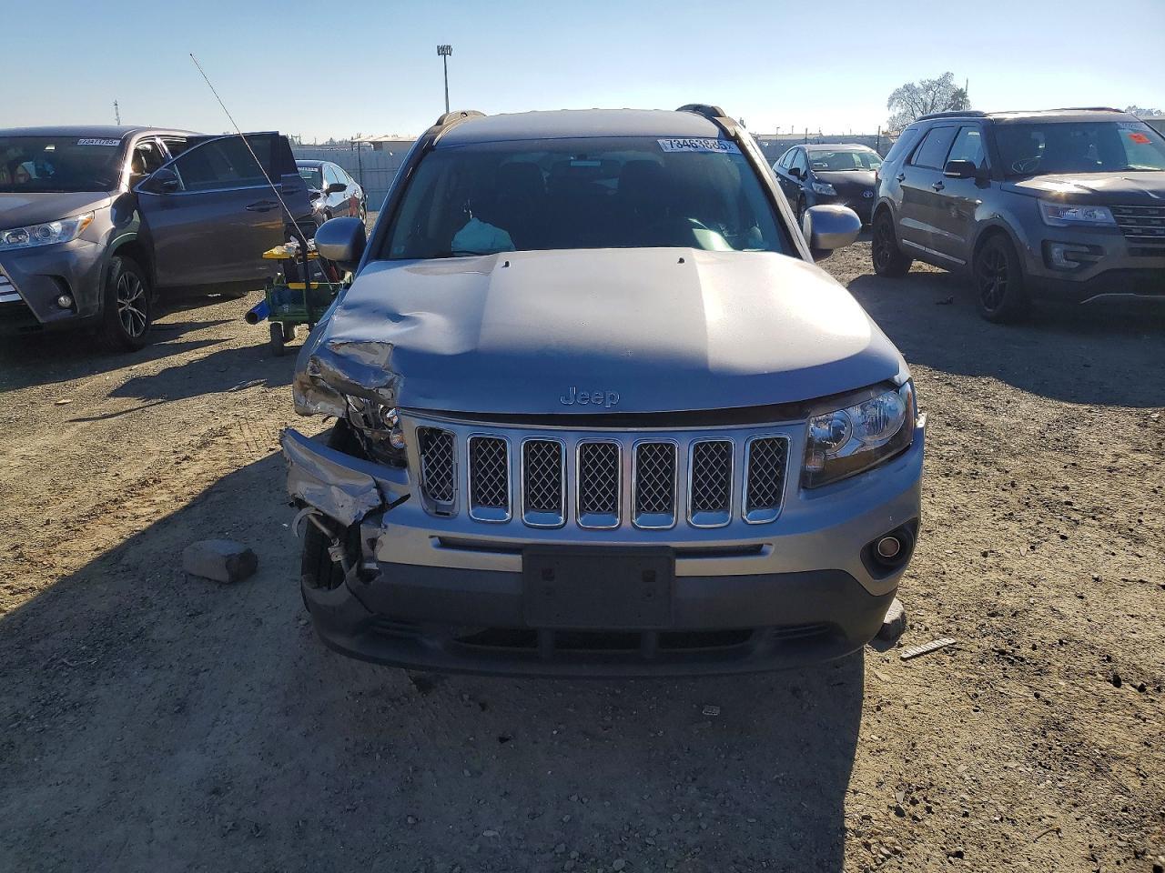 2017 Jeep Compass Latitude - Image 5