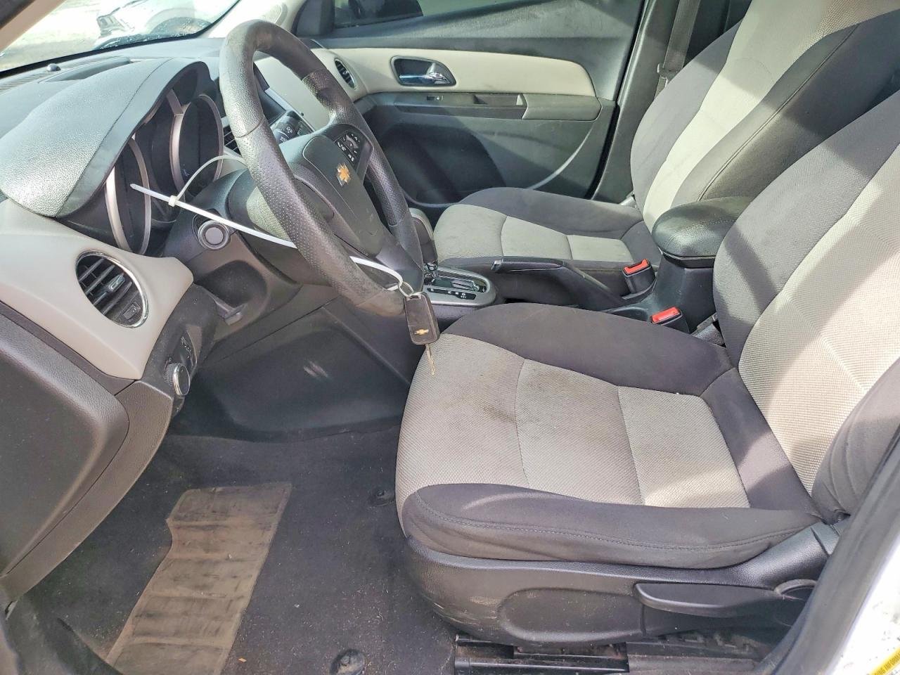 2014 Chevrolet Cruze Ls - Фото 7