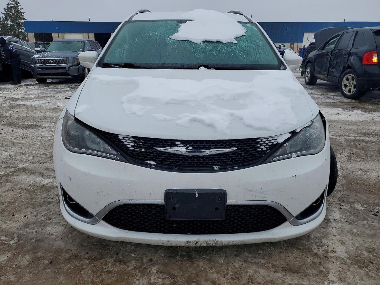 2019 Chrysler Pacifica Touring L - Image 5