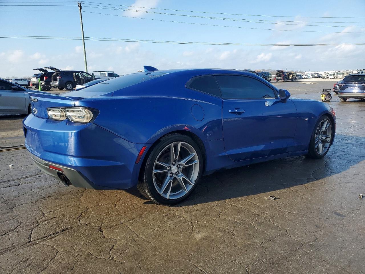 2020 Chevrolet Camaro Ls - Фото 3