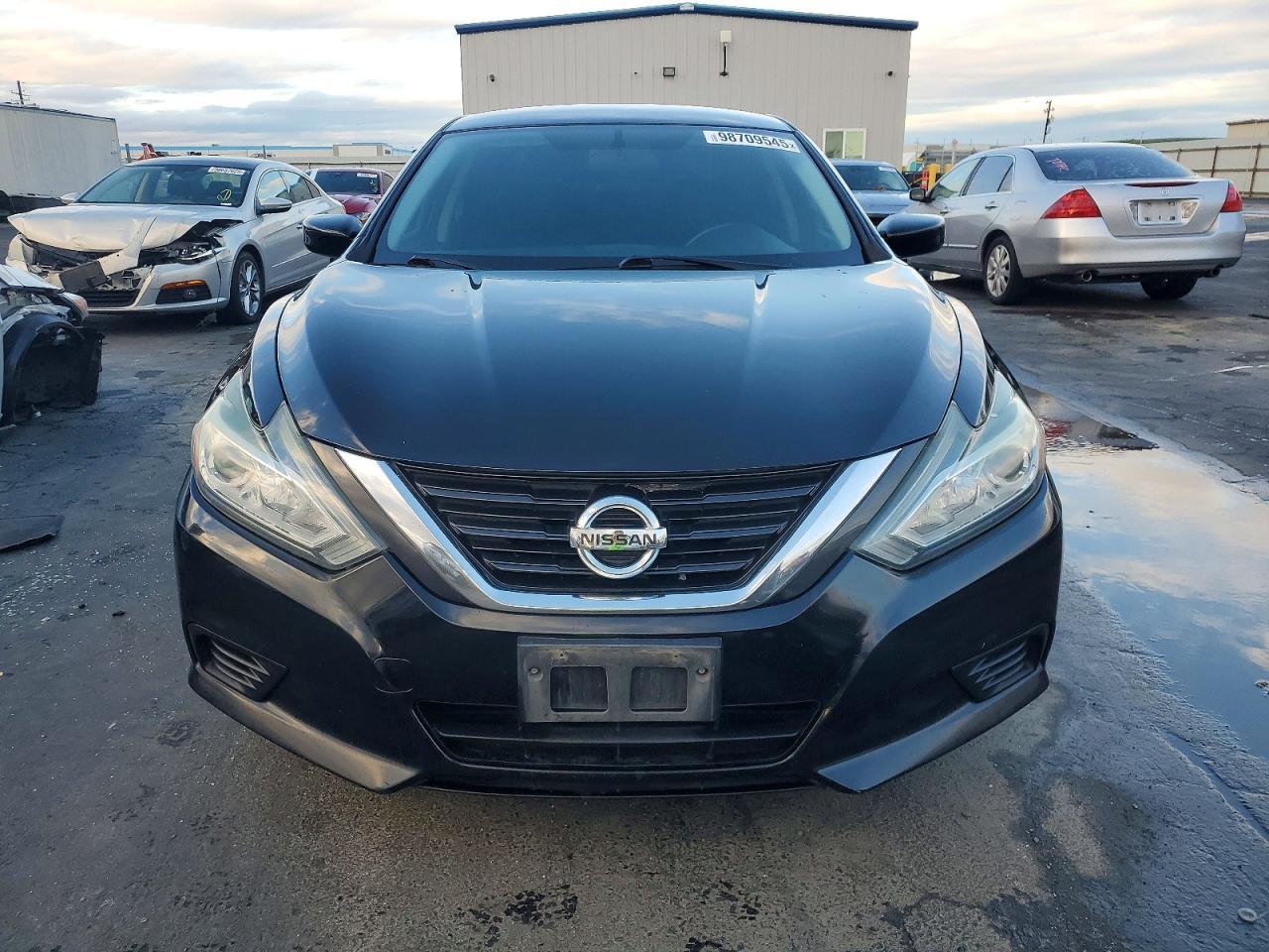 2017 Nissan Altima - Фото 5
