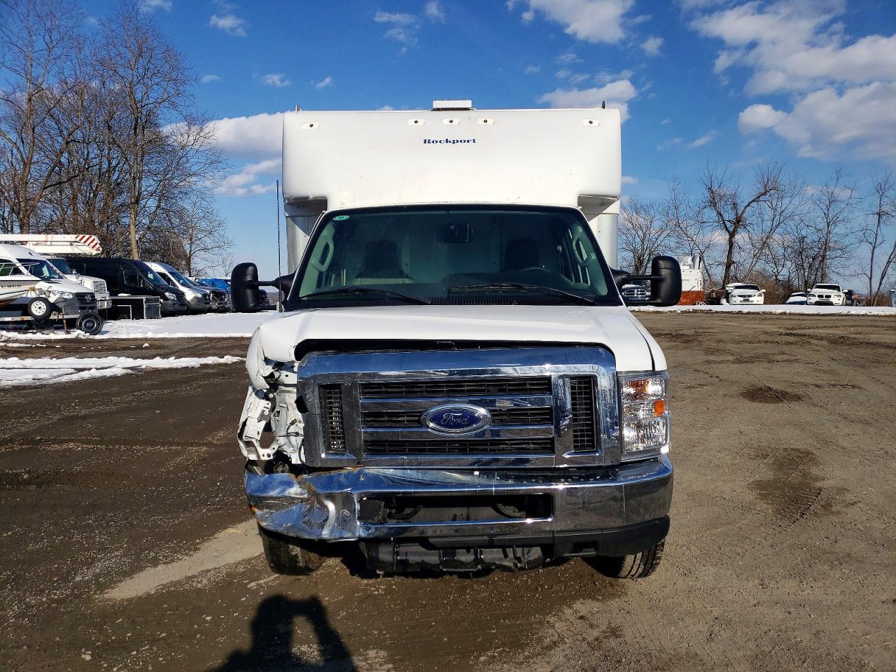 2025 Ford Econoline E350 Utility Van - Фото 5