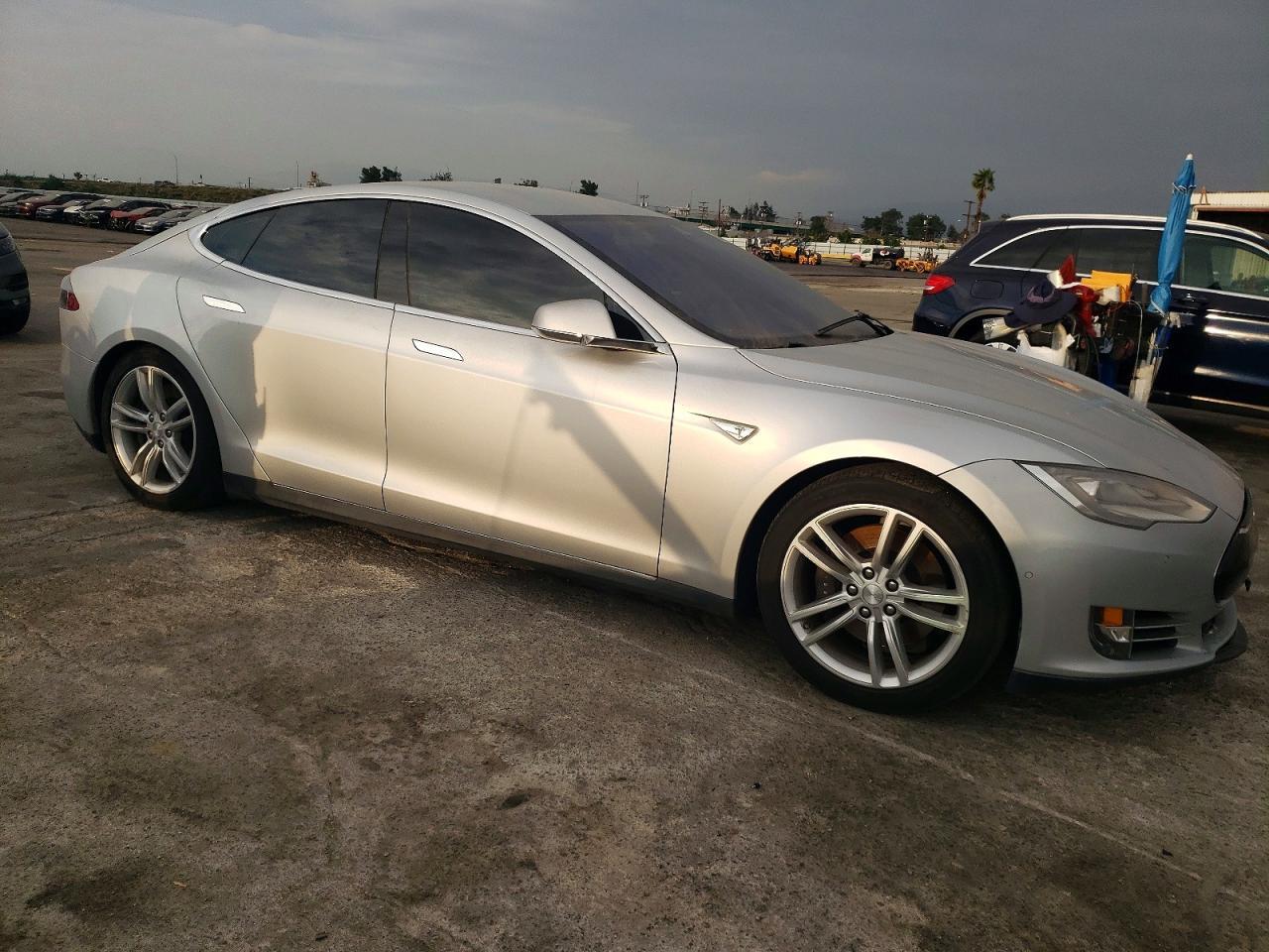 2014 Tesla Model S - Image 4