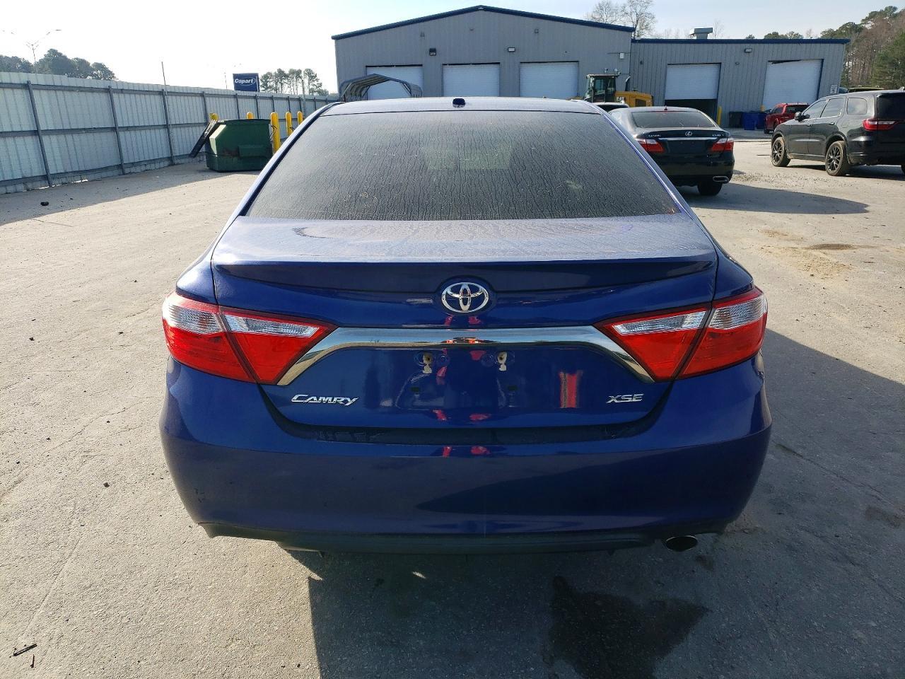 2016 Toyota Camry Le - Фото 6