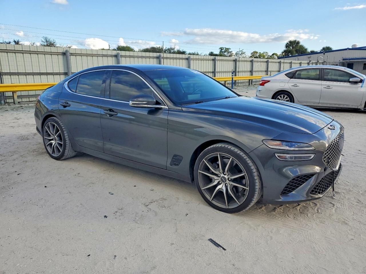 2022 Genesis G70 3.3T Standard - Фото 4