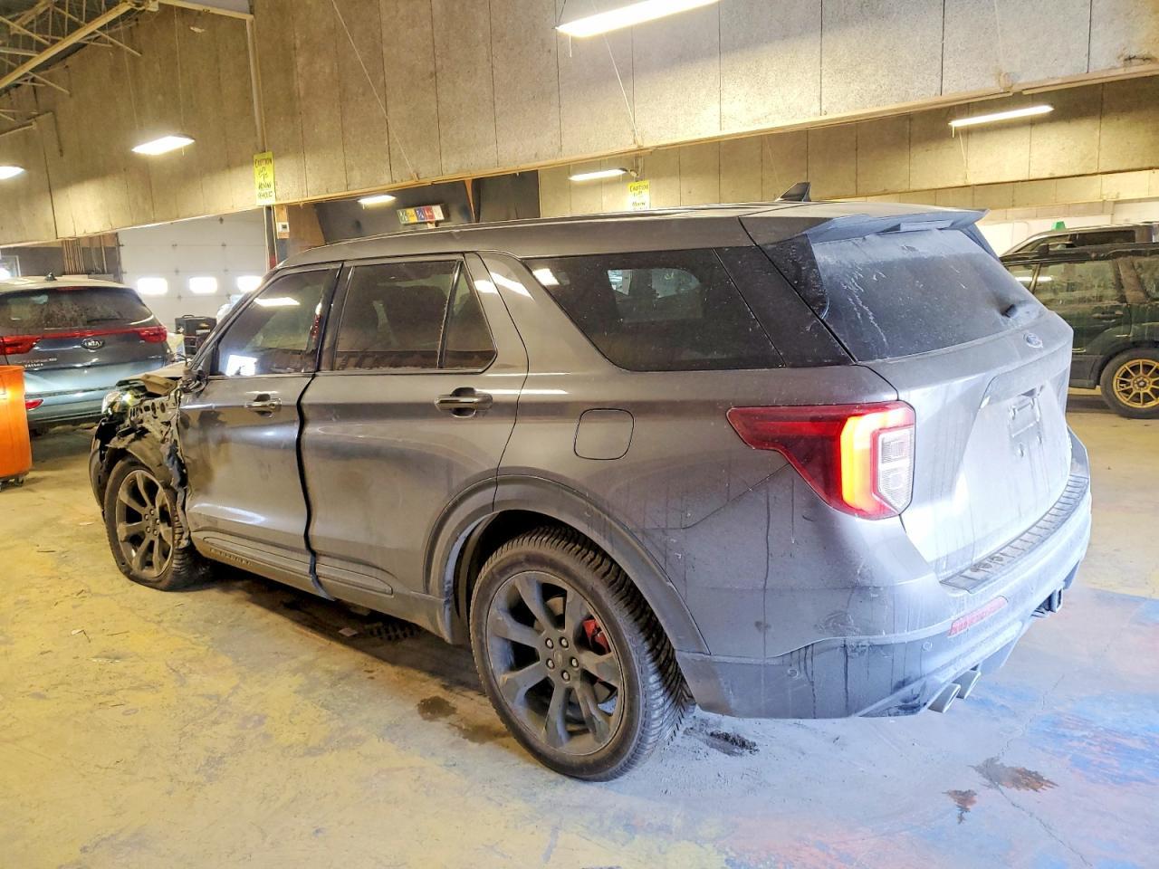 2021 Ford Explorer St - Image 2