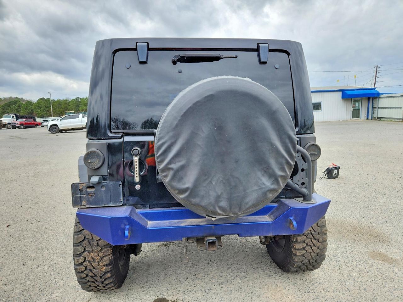 2013 Jeep Wrangler Unlimited Rubicon - Image 6