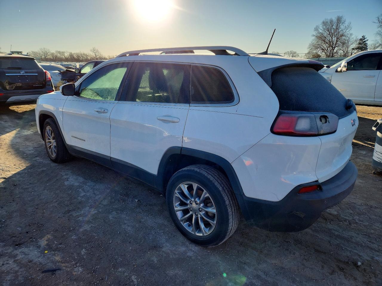 2019 Jeep Cherokee Latitude Plus - Фото 2