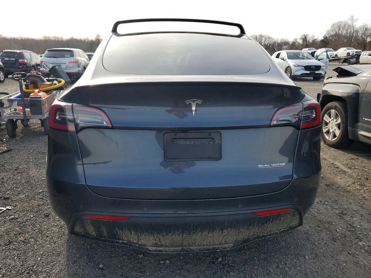 2023 Tesla Model Y - Image 6