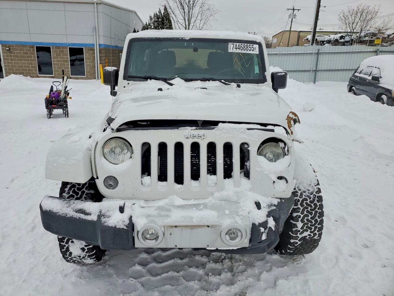 2014 Jeep Wrangler Unlimited Sahara - Image 5