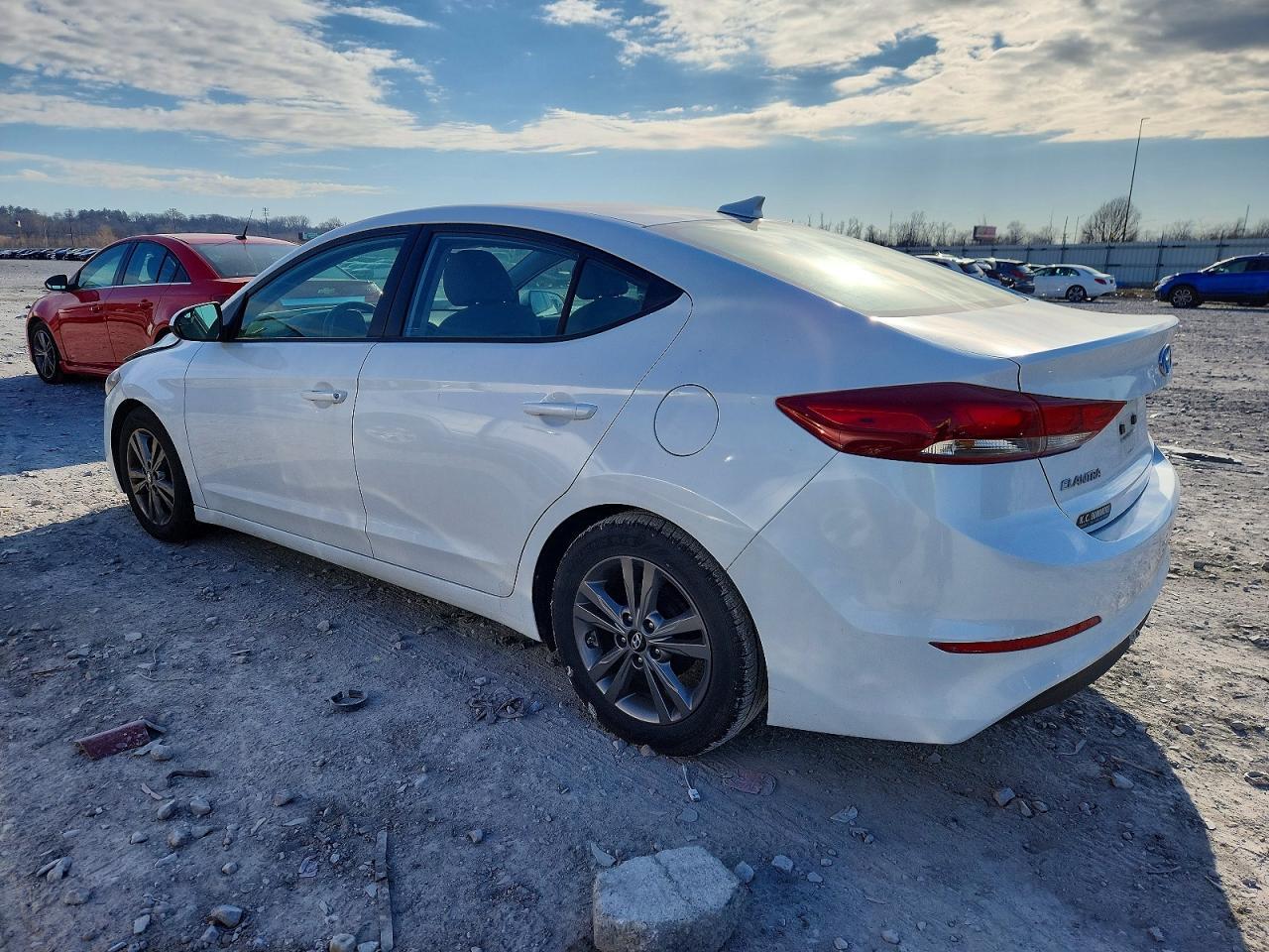 2017 Hyundai Elantra Se - Фото 2