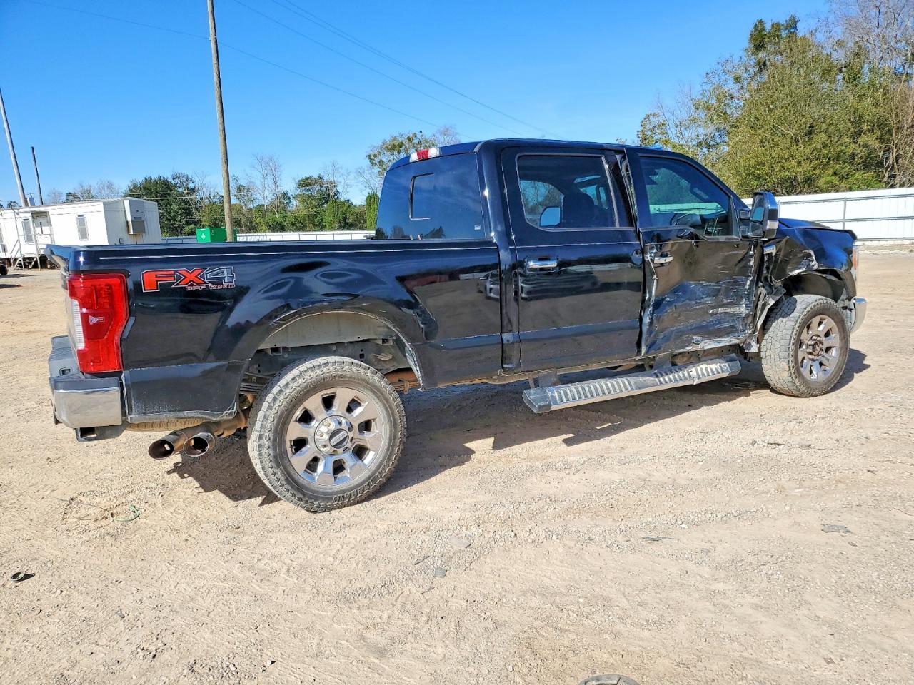 2017 Ford F350 Super Duty - Image 3