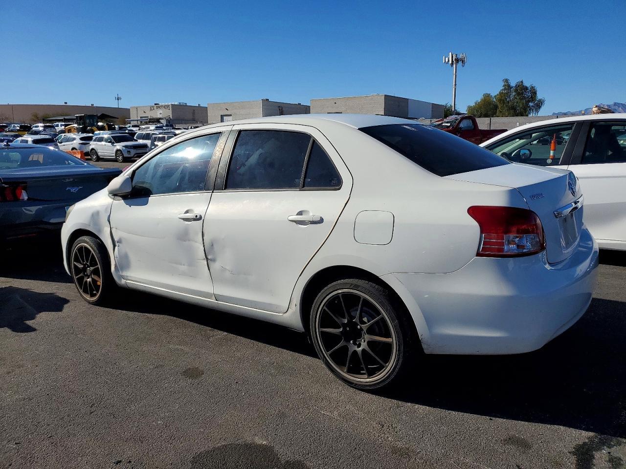 2008 Toyota Yaris - Фото 2