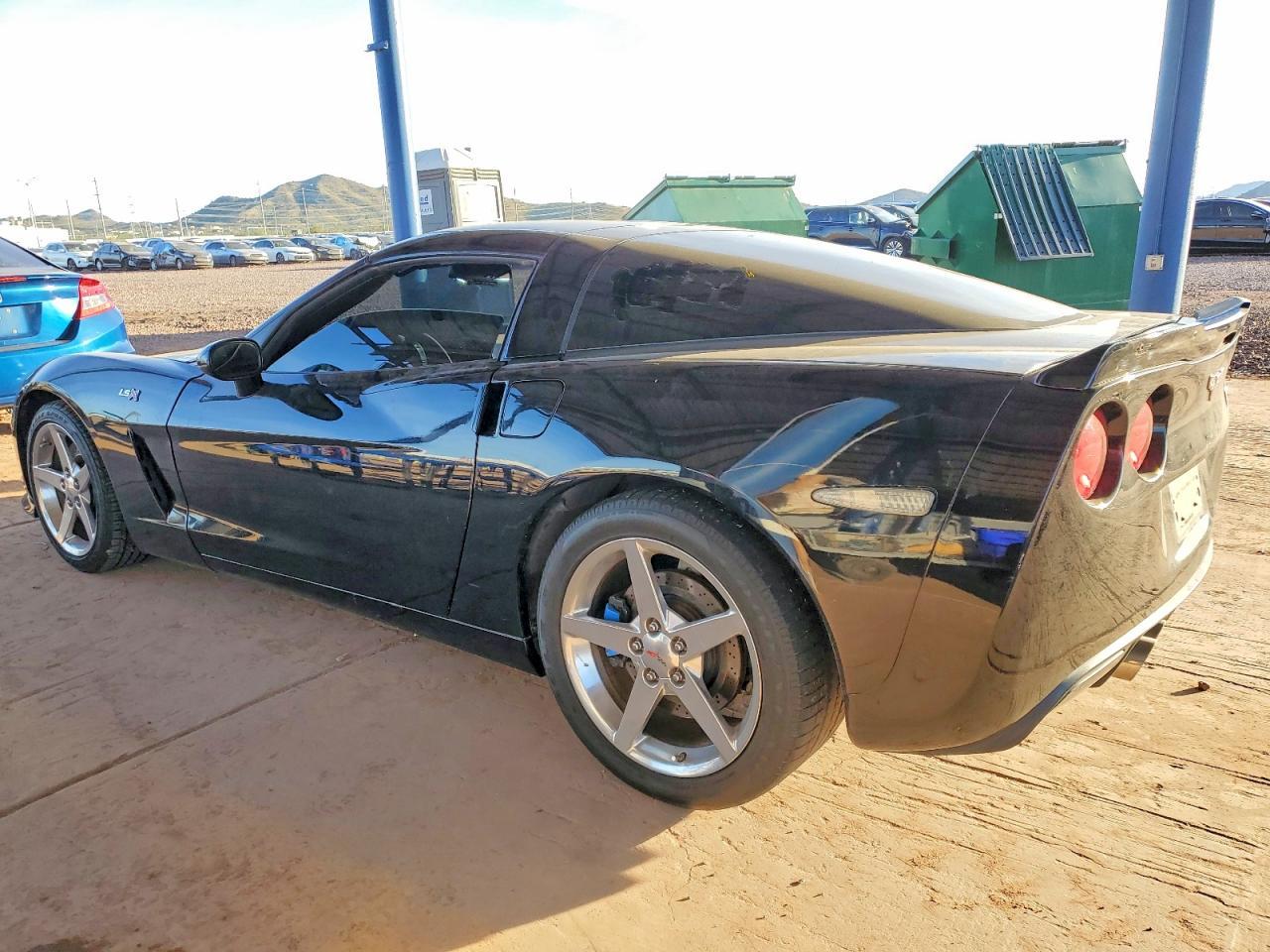 2011 Chevrolet Corvette - Фото 2
