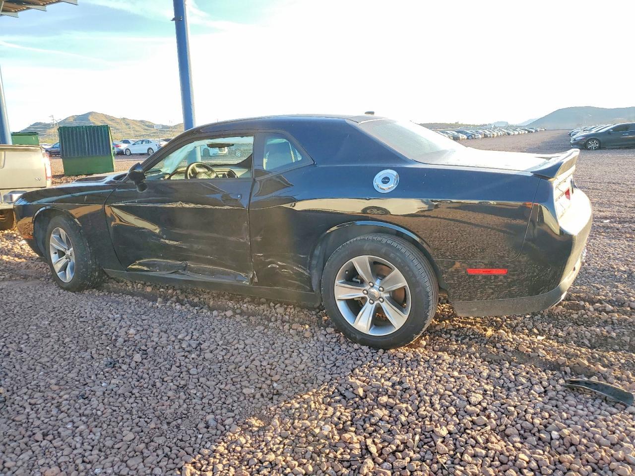 2021 Dodge Challenger Sxt - Фото 2
